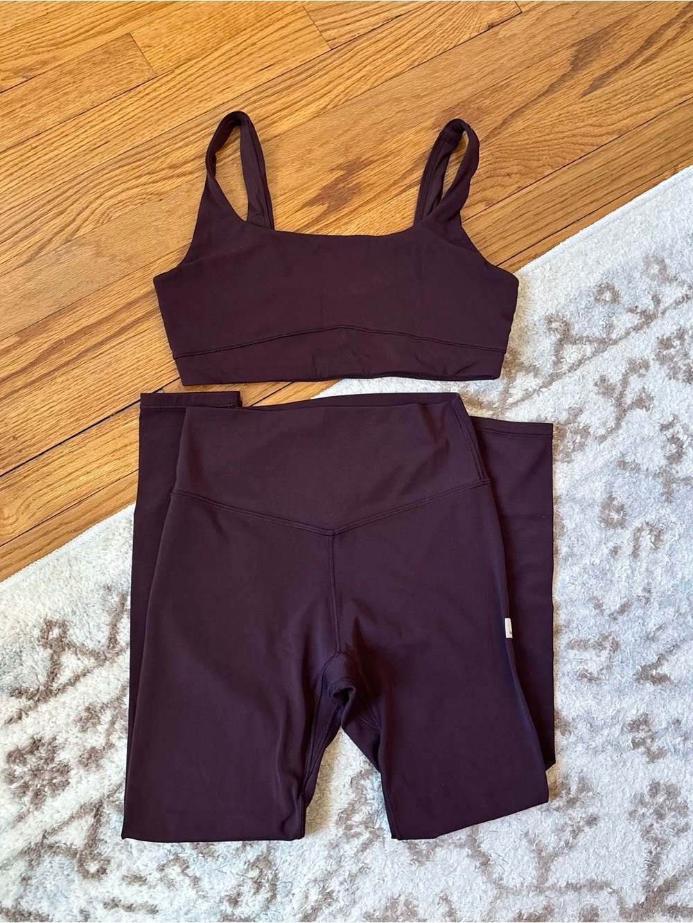 Vuori Set Two Piece AllTheForm Sports Bra Leggings Maroon Yoga Workout